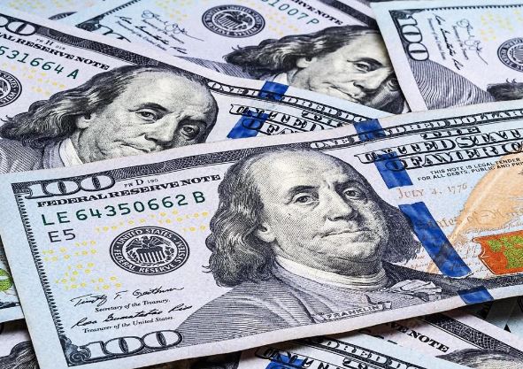 سعر الدولار يحافظ على مستواه دون تغيير
