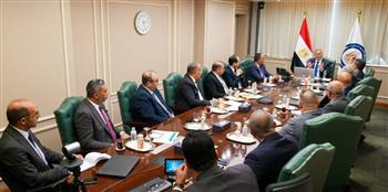 وزير البترول يبحث وضع آليات تطوير تكنولوجيا الحفر لمضاعفة الإنتاج