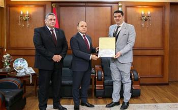   محافظ كفرالشيخ يكرم الكوادر الطبية المتميزة بالمحافظة