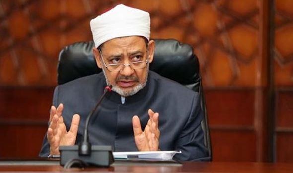 شيخ الأزهر يقدم دعمًا لأسرة الطالب الإندونيسي "شهيد العلم"