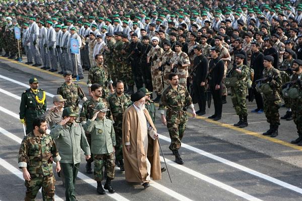 هيئة الأركان الإيرانية: سنجعل أمريكا وإسرائيل تندمان وسنواصل مسيرة خامنئي حتى استسلام الأعداء