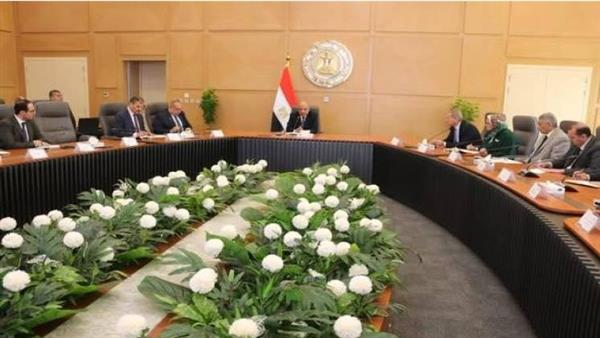 وزير الكهرباء يوجه برفع درجة الاستعداد لتأمين الشبكة الموحدة واستمرار التغذية