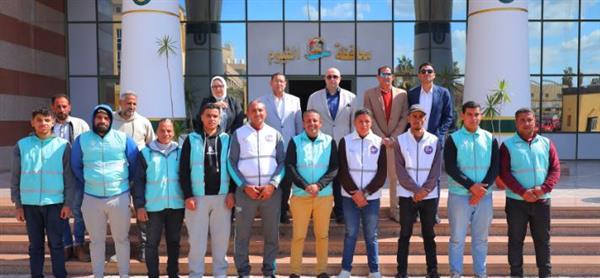صناع الخير تنظم اصطفافا لآلاف الكراتين الغذائية بالفيوم لتوزيعها على الأسر الأولى بالرعاية