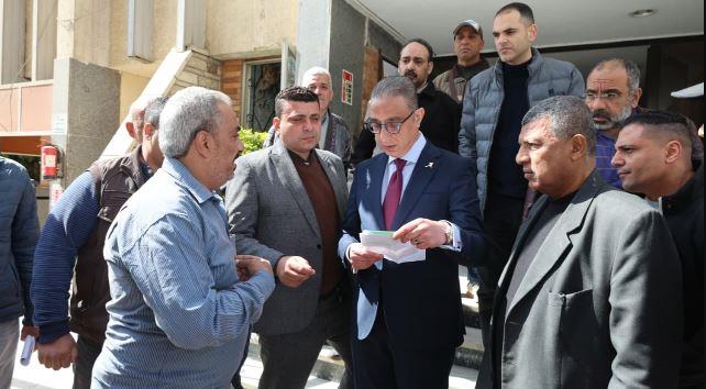 محافظ الجيزة يتفقد مقر هيئة النظافة والتجميل بالمحافظة