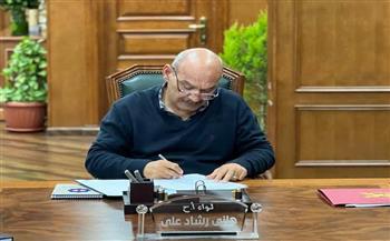   زيادة البنزين.. محافظ السويس يعتمد تعريفة الركوب الجديدة لسيارات الميكروباص والتاكسي 
