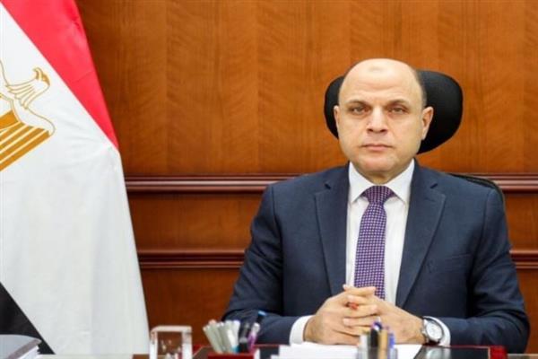 محافظ الغربية يجتمع بكبار التجار وقيادات الغرفة التجارية لضبط الأسواق