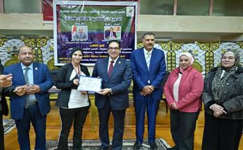   رئيس جامعة القاهرة يشارك طلاب المدن الجامعية مائدة إفطار رمضان