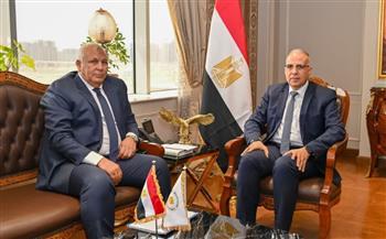 وزير الري ومحافظ مطروح يبحثان المشروعات المائية والحفاظ على المخزون الجوفي