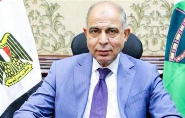 محافظ المنيا يعتمد تعريفة الركوب الجديدة للمواصلات العامة بالمنيا