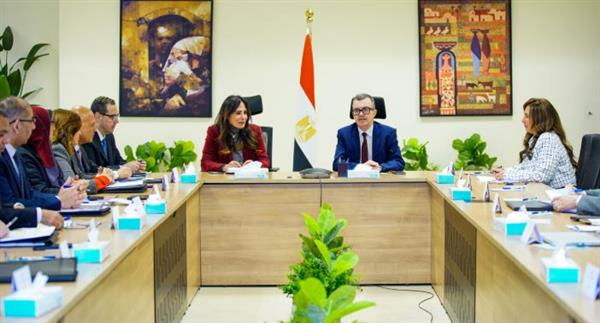 وزيرا التخطيط والإسكان يناقشان الخطة الاستثمارية حتى 2030