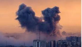   الجيش الإيراني: قصفنا رادارا إسرائيليا ومبنى هيئة قيادة الغواصات في قاعدة حيفا 