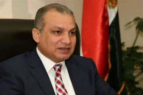 المهندس خالد صديق مشرفًا على مكتب وزير الإسكان