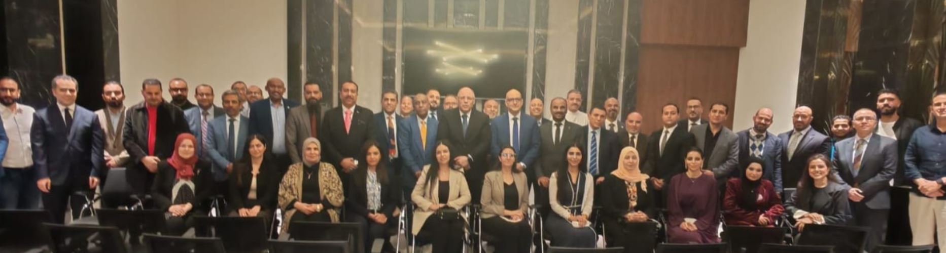 السفير المصري فى الكويت يعقد اجتماعاً مع عدد من أعضاء الجالية المصرية
