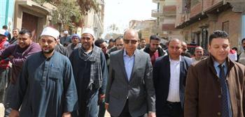   محافظ المنيا يقرر صرف مساعدات عاجلة لحالات إنسانية وبناء منزل لسيدة مسنة