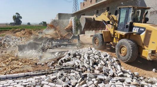 بني سويف تزيل 700 حالة تعد على الأراضي الزراعية