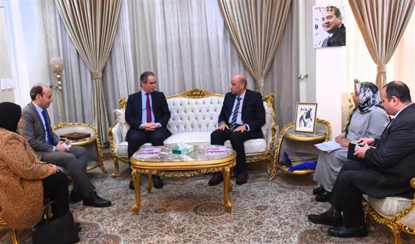 وزير العمل يستقبل رئيس الهيئة الوطنية للإعلام