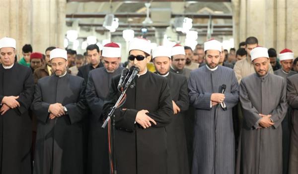 قرّاء الجامع الأزهر يحيون صلاة التراويح في الليلة الرابعة والعشرين من رمضان