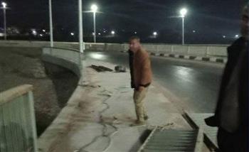   محافظ المنيا يوجه بصيانة وإصلاح السور الحديدي لكوبري قرية الشيخ عطا ببني مزار