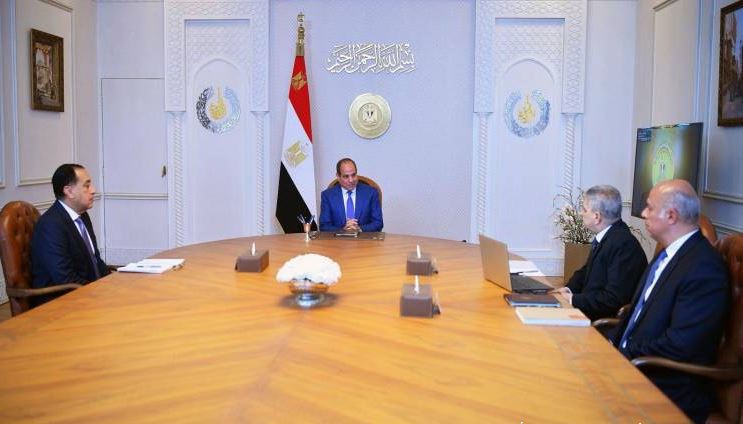 الرئيس السيسي يؤكد أهمية رفع درجة الجاهزية بمواقع العمل المرتبطة بحركة الملاحة بقناة السويس