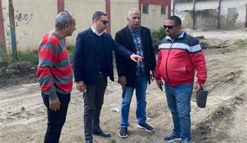   نائب محافظ بورسعيد يتابع النظافة بمنطقة القابوطي بالضواحي