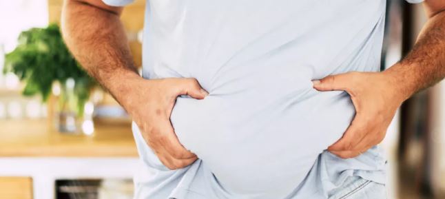 علاقة التوتر بزيادة الوزن.. كيف يؤثر الكورتيزول على دهون البطن والشهية؟