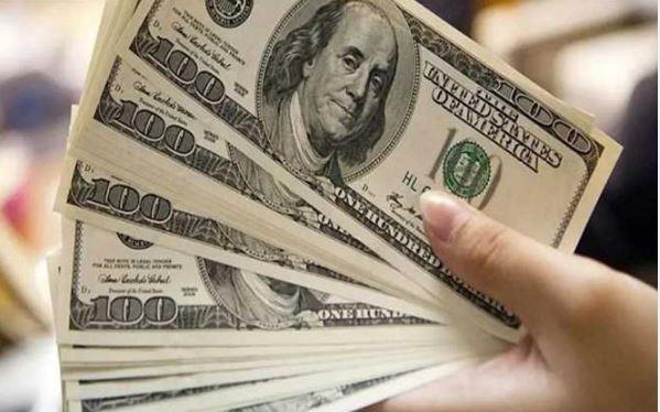 قبل ما تروح البنك.. اعرف سعر الدولار