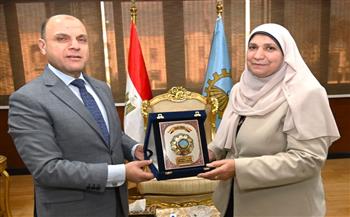   محافظ الغربية يكرّم وكيلة وزارة التضامن الاجتماعي لبلوغها سن المعاش