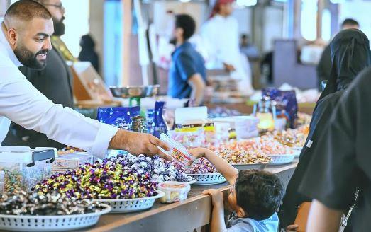 الإقبال على حلويات العيد يزداد في السعودية