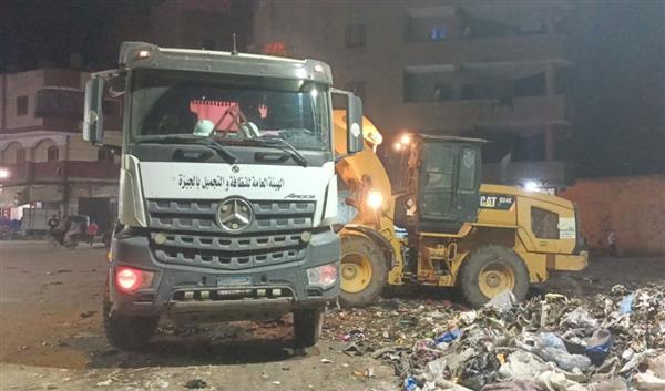 محافظة الجيزة ترفع 1800 طن مخلفات من العمرانية والوراق وإمبابة
