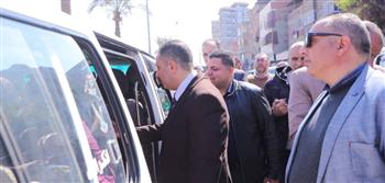   محافظ دمياط يتفقد مواقف المدينة ويشدد على الالتزام بالتعريفة الجديدة