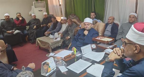 مدير أوقاف الإسكندرية يلتقي مديري الإدارات الفرعية ومفتشي المتابعة استعدادًا لاستقبال عيد الفطر المبارك