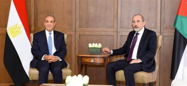 وزير الخارجية يبحث مع نظيره الأردني تداعيات التصعيد ويؤكد تضامن مصر مع الأردن 