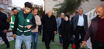   محافظ مطروح يشارك فى إفطار رمضان لذوى الهمم وعدد من الأسر الأولي بالرعاية