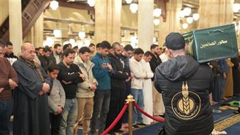    «بيت الزكاة والصدقات» يقدّم 8 آلاف وجبة سحور لرواد الجامع الأزهر