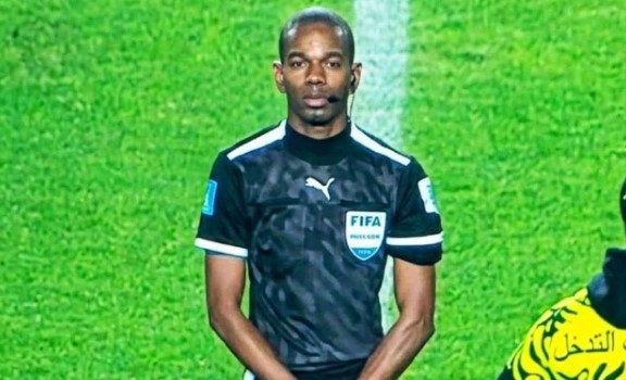 ليست المرة الأولى.. الأهلي يشكو الحكم السنغالي عيسى سي