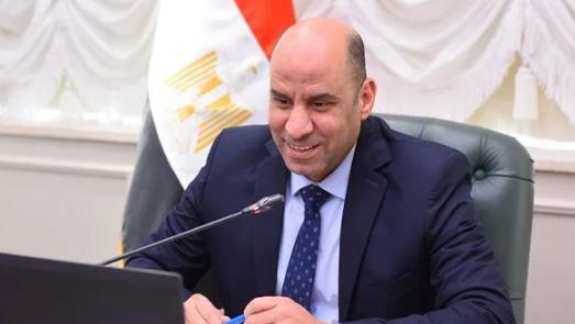 وزير العمل يعتمد صرف 343.9 مليون جنيه منحة عيد الفطر للعمالة غير المنتظمة