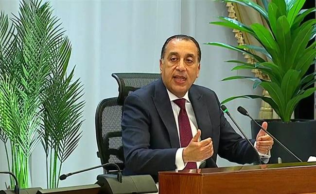 مدبولي: ندرس تطبيق العمل عن بعد يوما أو يومين في الأسبوع للعاملين بالحكومة
