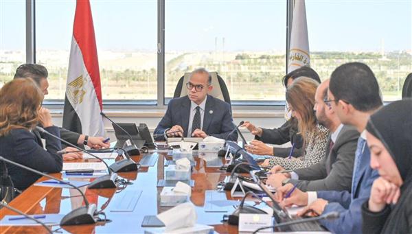 وزير الاستثمار يبحث مع البنك الأوروبي لإعادة الإعمار توسيع آفاق الشراكة