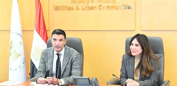 وزيرا الإسكان والصناعة يبحثان التعاون في ملف تطوير المناطق الصناعية