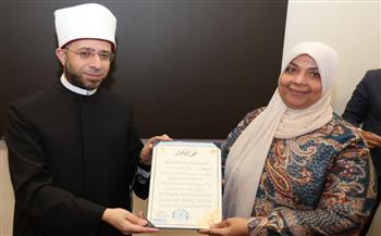   وزير الأوقاف يكرِّم الأمهات المثاليات بالوزارة والجهات التابعة لها