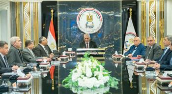   وزير الإنتاج الحربي يناقش ملفات العمل مع رؤساء مجالس إدارات الجهات التابعة للوزارة