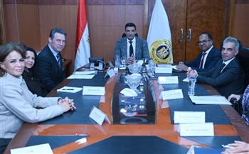   وزير الصناعة يبحث مع البنك الأوروبي دعم المشروعات الخضراء