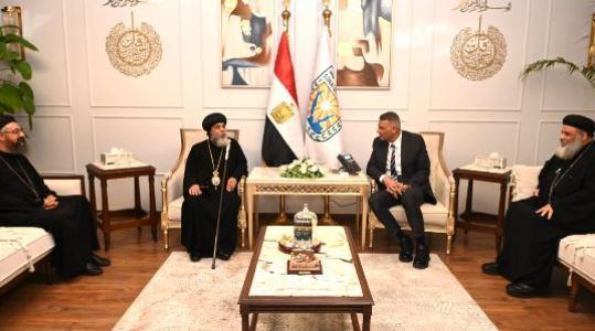 محافظ جنوب سيناء يستقبل الأنبا أبوللو للتهنئة بعيد الفطر المبارك