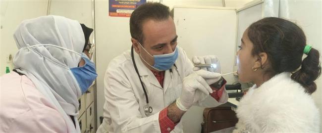1333 خدمة طبية مجانية في قافلة حياة كريمة بالمنيا