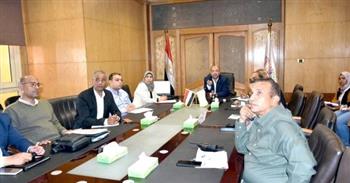   سكرتير عام محافظة الأقصر يترأس اجتماعًا موسعًا لبحث طرح الأراضي المستردة للاستثمار