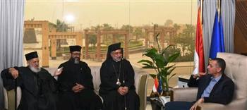 وفد الأقباط الكاثوليك يقدم التهنئة لمحافظ أسوان بمناسبة عيد الفطر المبارك