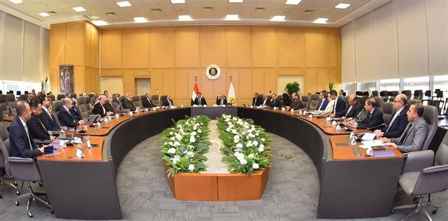 وزيرا الاستثمار والصناعة يعقدان لقاءً موسعاً مع شركات الأدوية 