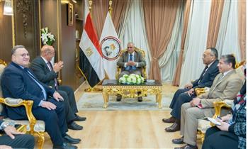   وزير الإنتاج الحربي يستقبل وفد من البنك العقاري المصري لبحث أوجه التعاون المشترك