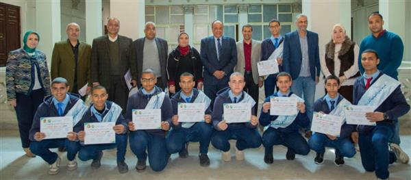 مياه الإسكندرية تكرّم أوائل المدرسة الفنية الثانوية لمياه الشرب والصرف الصحي