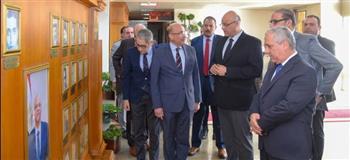 محافظ الإسكندرية يلتقي رئيس الهيئة الوطنية للصحافة